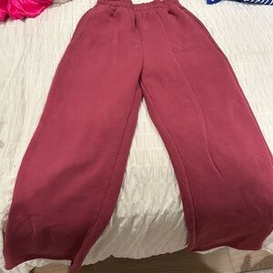 Comfrt Minimalist Berry Sweatpants